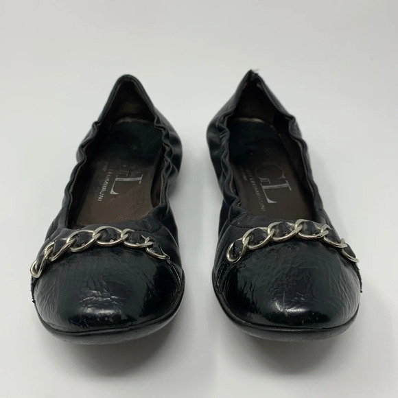 AGL Attilio Giusti Leombruni Chain Flats in Black - Picture 2 of 8